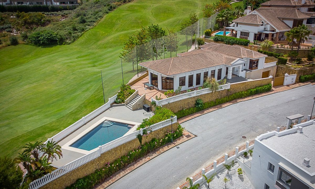stunning villa in la cala golf